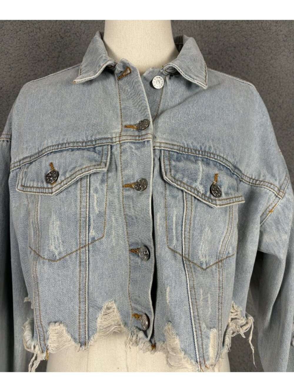 Trio Urban Women's Mona Lisa Heart Cropped Denim Jacket Blue S/M NWT's. - Picture 4 of 8